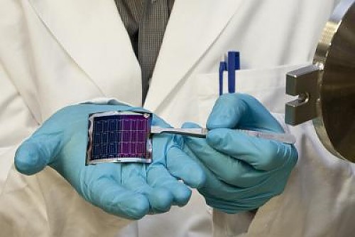 New thin film solar cell could lead to low cost solar power