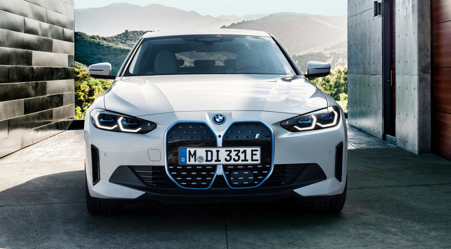 BMW i4 Introduction - CleanTechnica