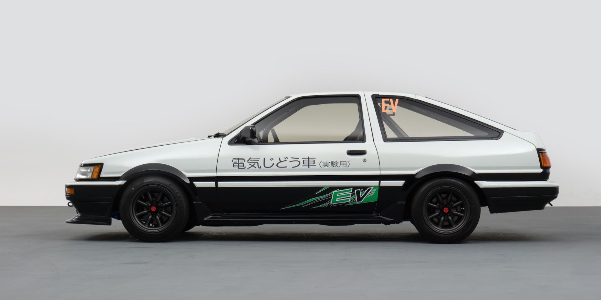 trueno anime car