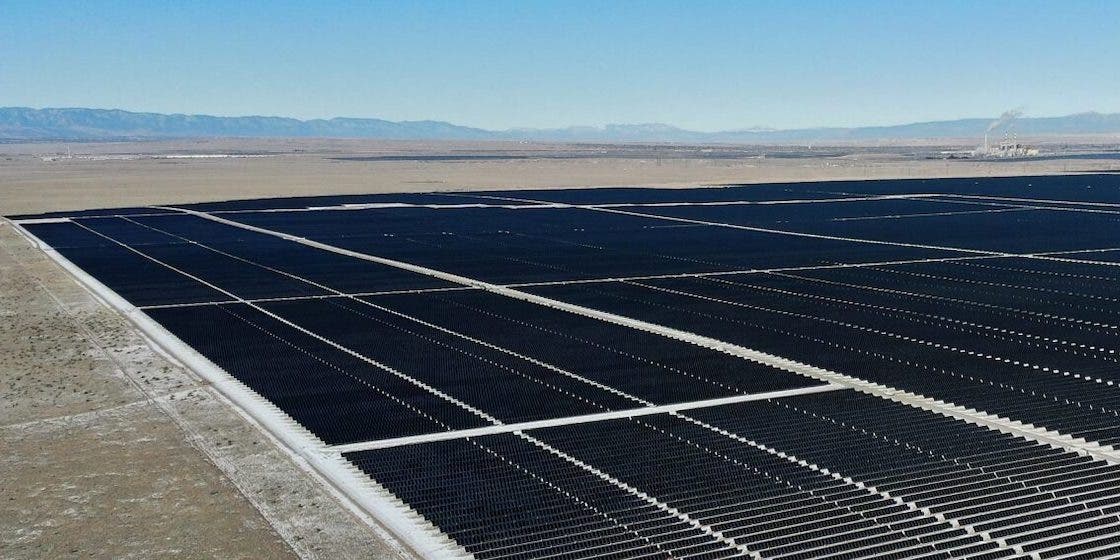 https://cleantechnica.com/wp-content/uploads/2023/02/solar-power-prairie-restoration-lightsource-bp-e1676134892550.jpg