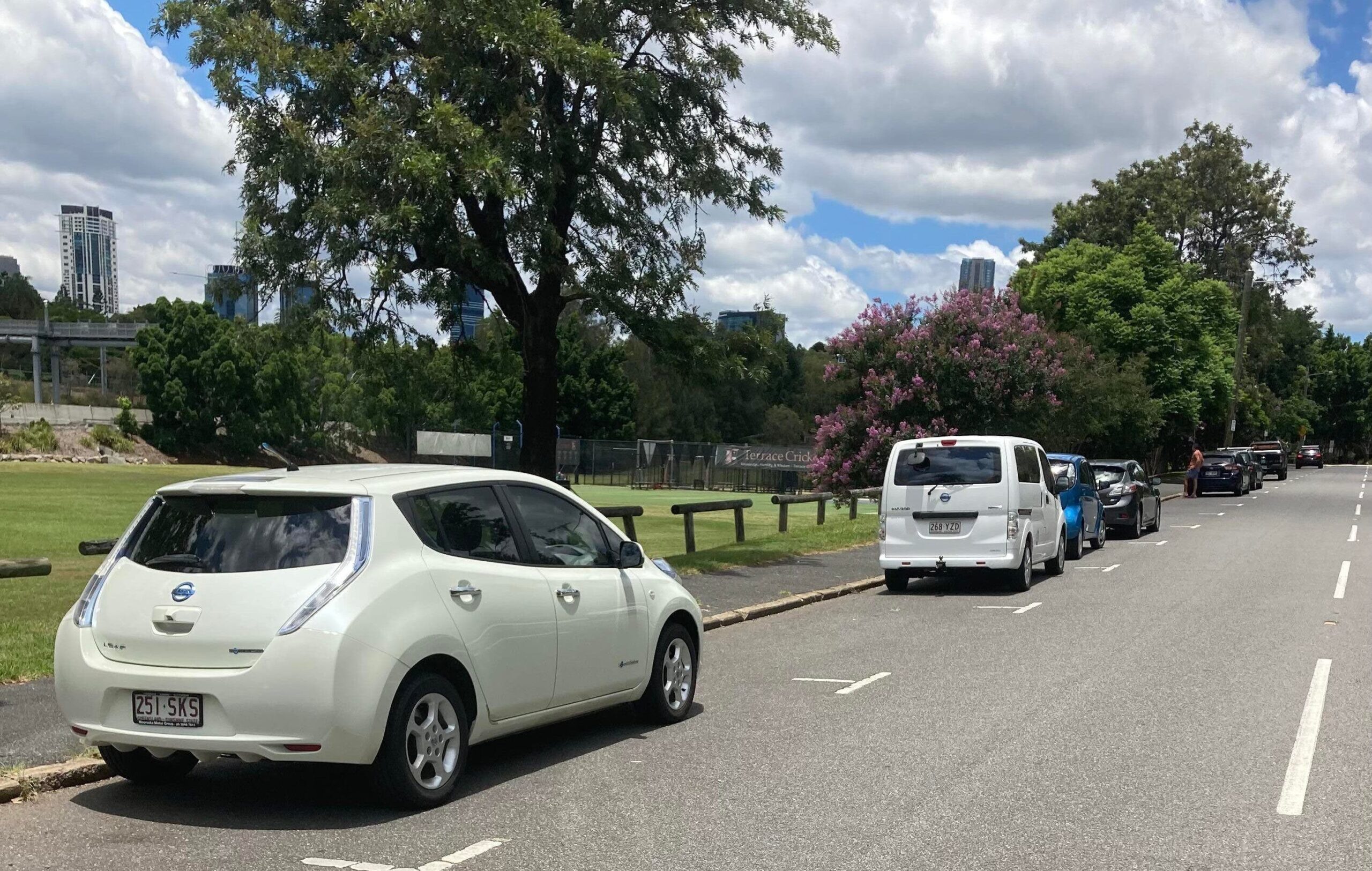 Old Nissan Leaf Gets About 180 Miles Of Range (Video) - CleanTechnica Old Nissan Leaf Gets About 180 Miles Of Range (Video) - CleanTechnica