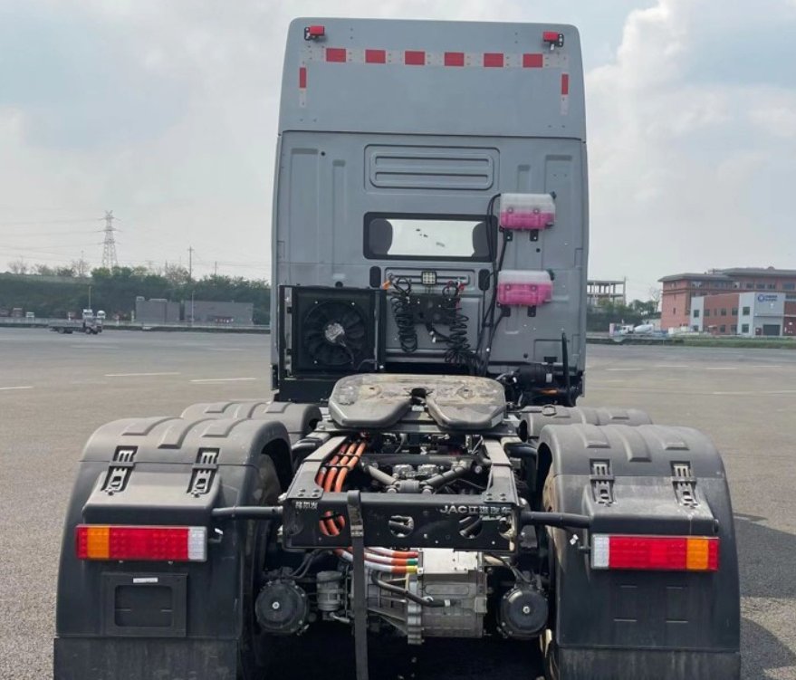 Tesla Semi–Like Electric Truck From JAC Spotted In China