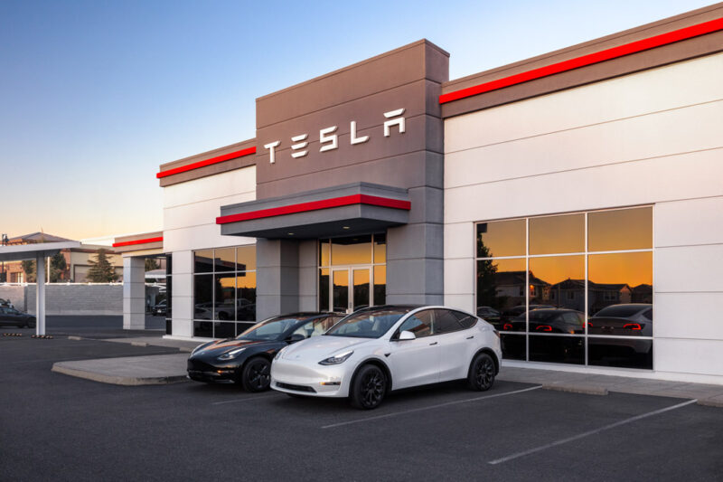 Tesla showroom. Image courtesy of Tesla.