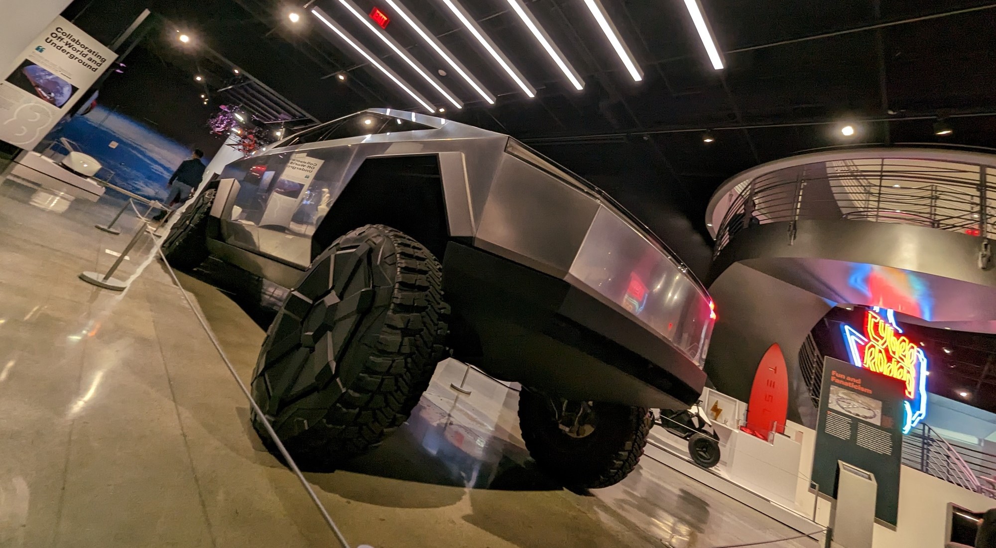 Tesla Cybertrucks Roll Into Tesla Stores Before Black Friday - CleanTechnica