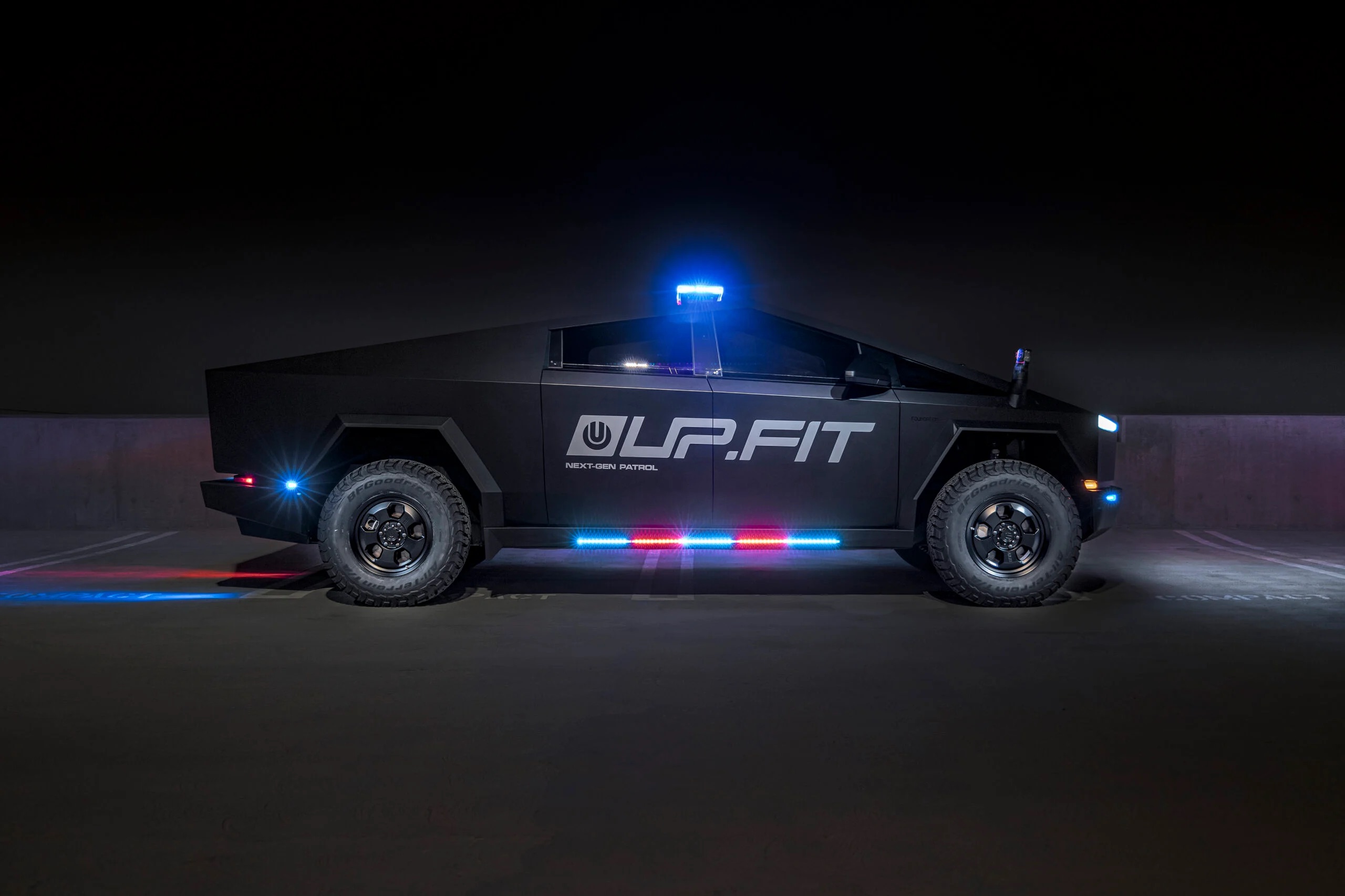 UP Tesla Cybertruck Police Truck 6