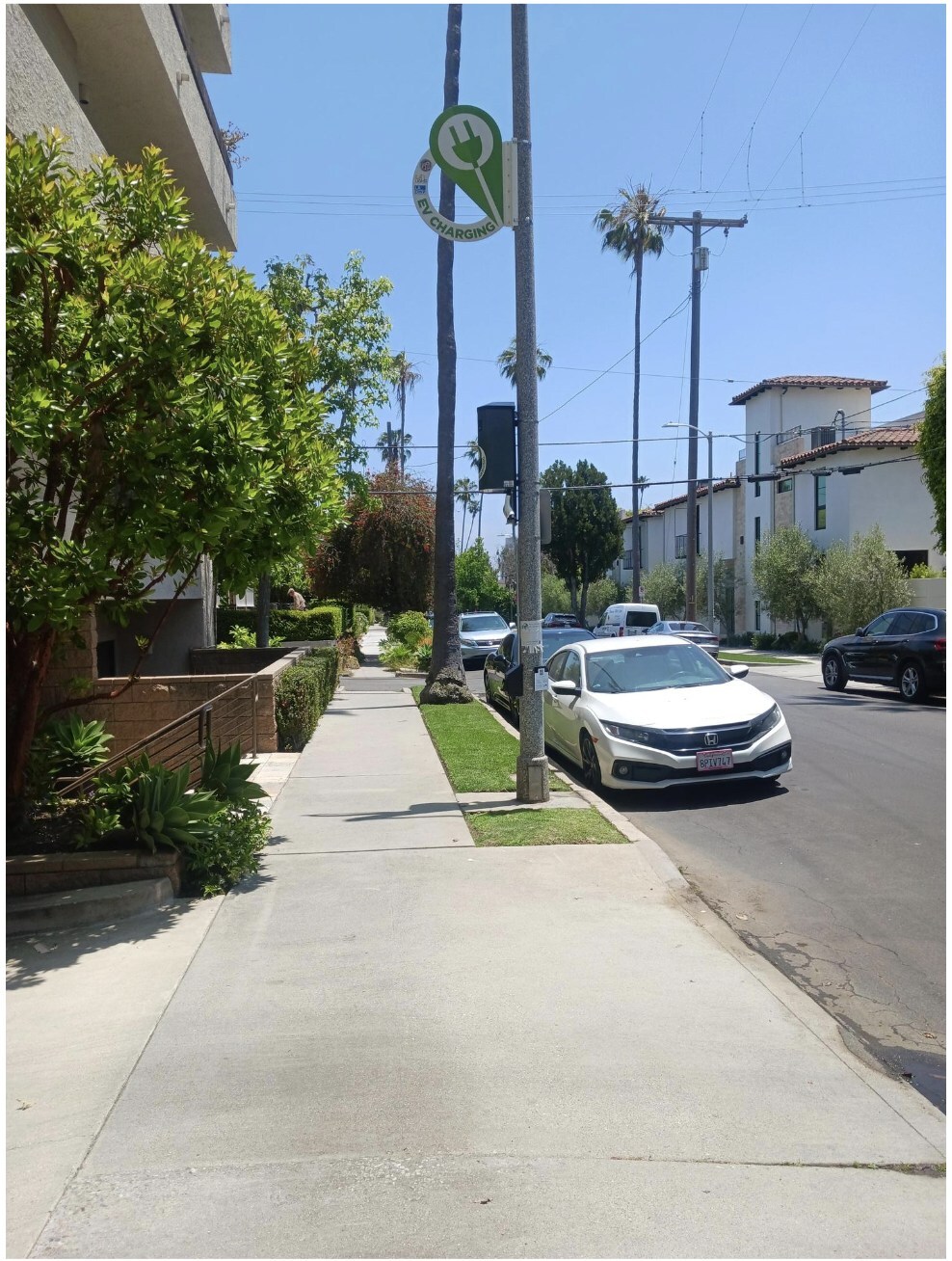 Is Streetlight EV Charging the Future? Los Angeles Finding Out - CleanTechnica