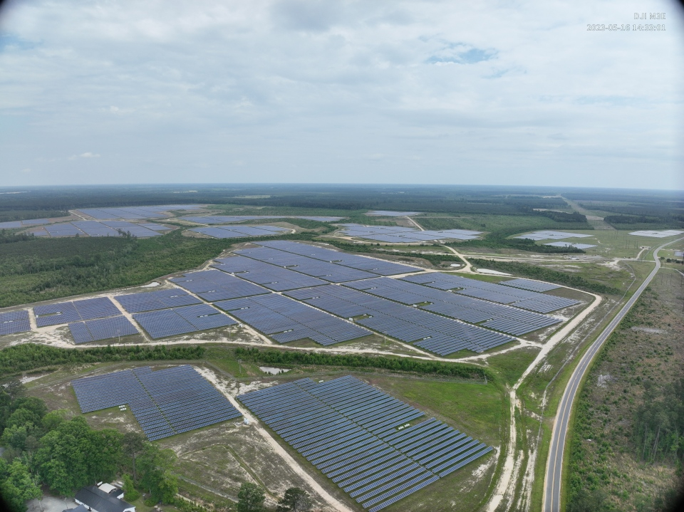 Bonus Credit Jumpstarts 800 Solar Installations, Fifth Third Fully Renewable for 5 Years, Huge Solar Carport ... - CleanTechnica