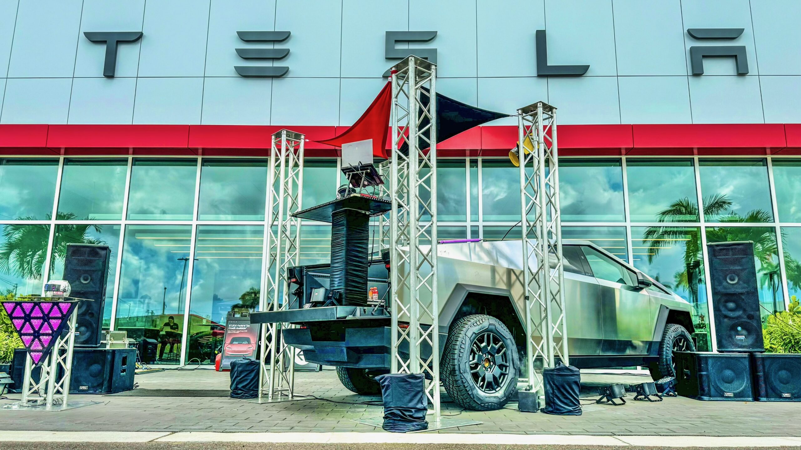 Tesla Cybertruck Tesla Store Opening Florida 2 scaled