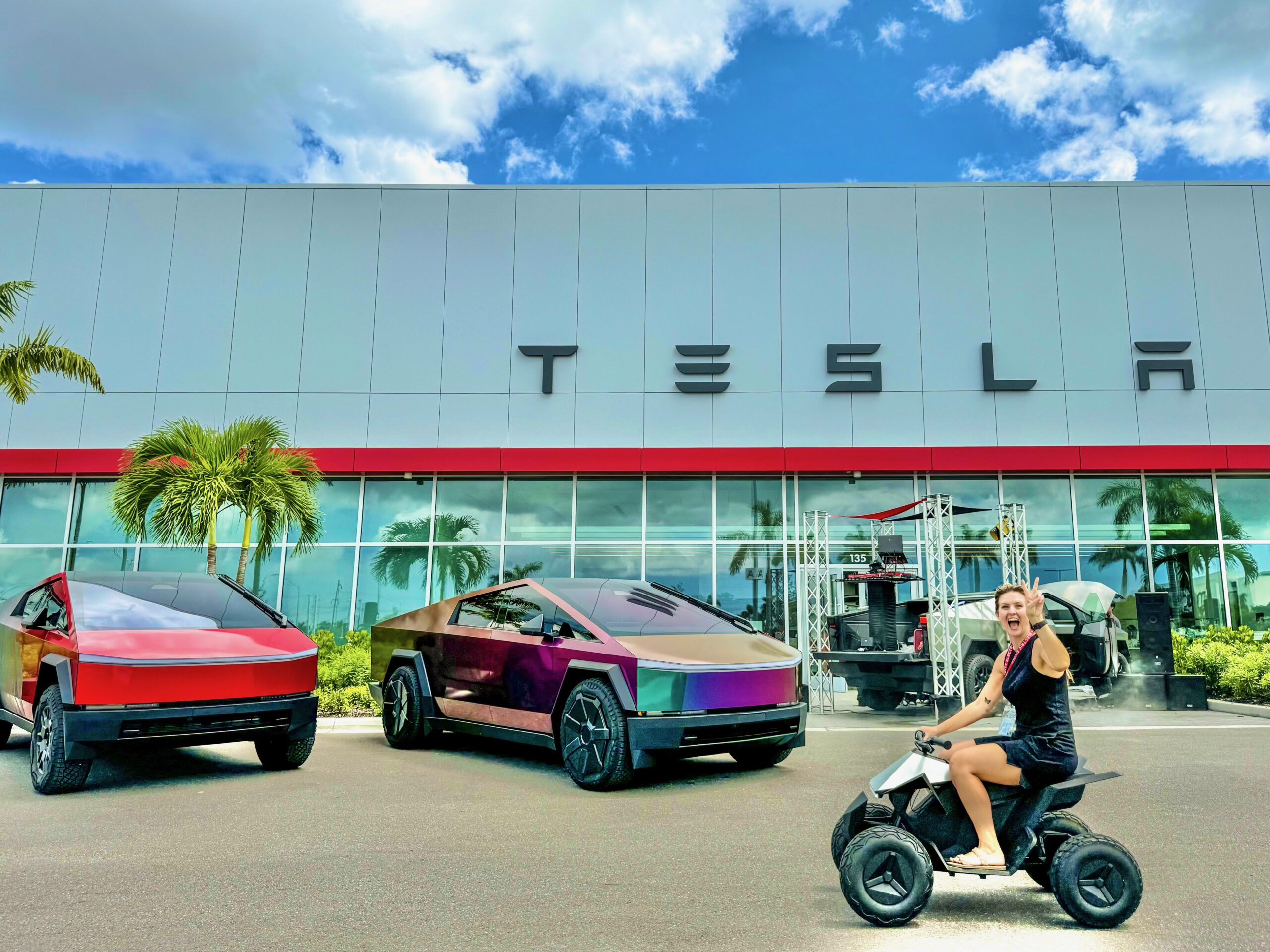 Tesla Cybertruck Tesla Store Opening Florida 3 scaled