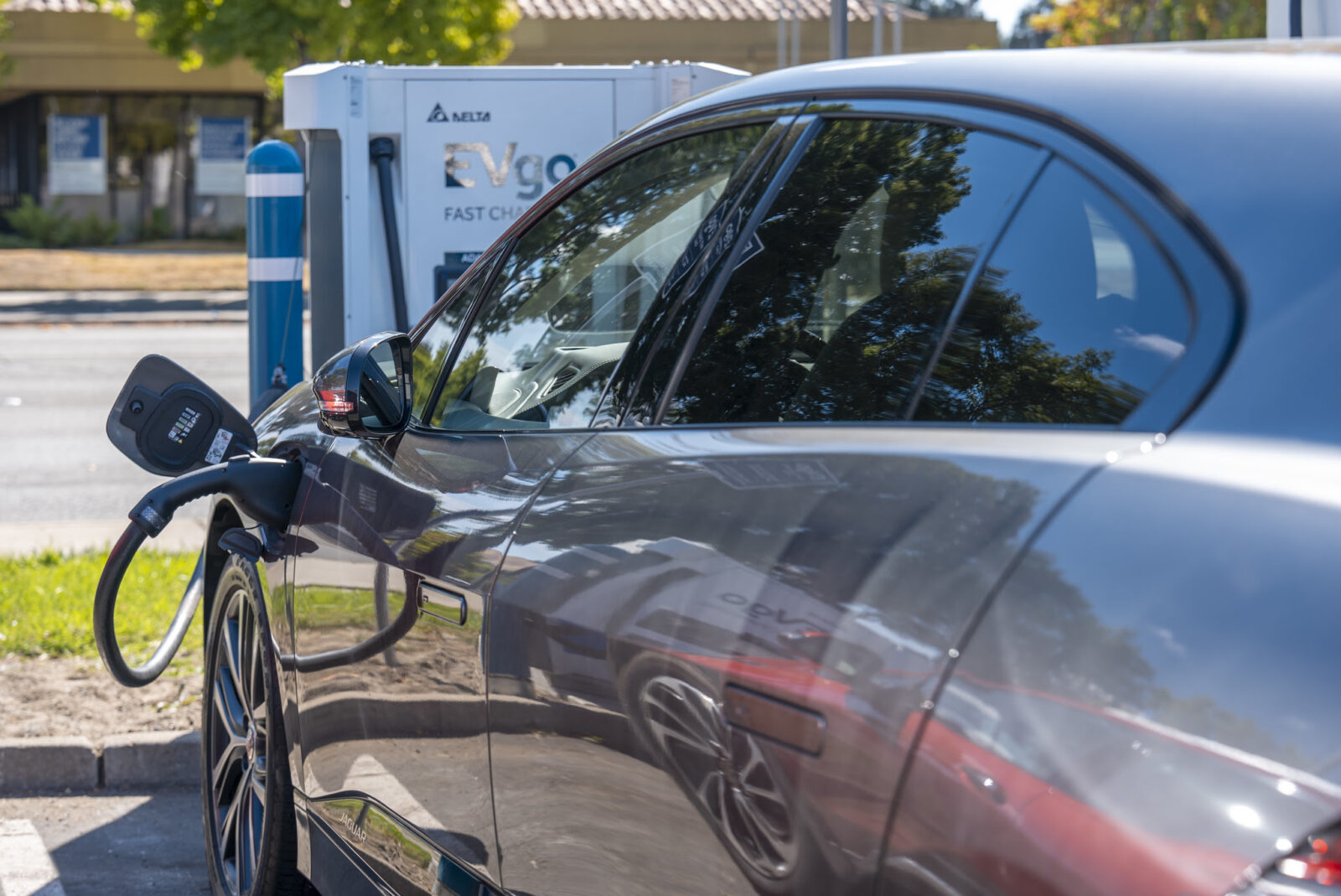 California Awards  Million in Federal Funding to Deploy Over 450 Fast Chargers Along Interstates & Highways  - CleanTechnica