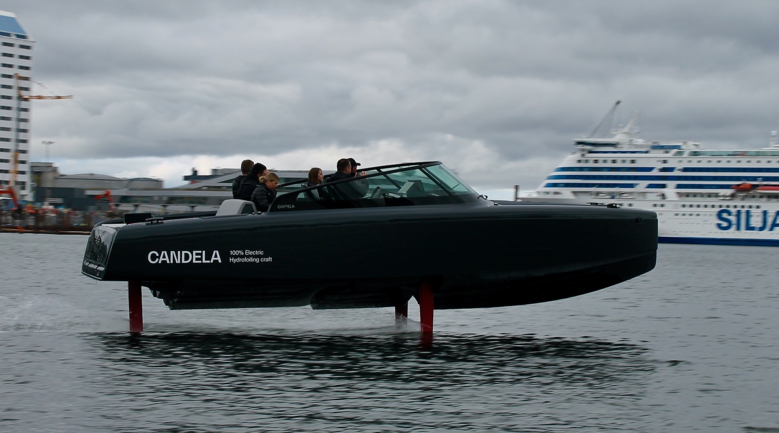 The Candela Hydrofoil C-8 & P-12 Blows My Mind Out Of The Water - CleanTechnica