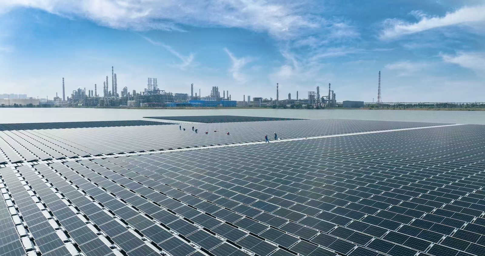 Sinopec's Expansion of Floating Solar Project for Green Hydrogen Production