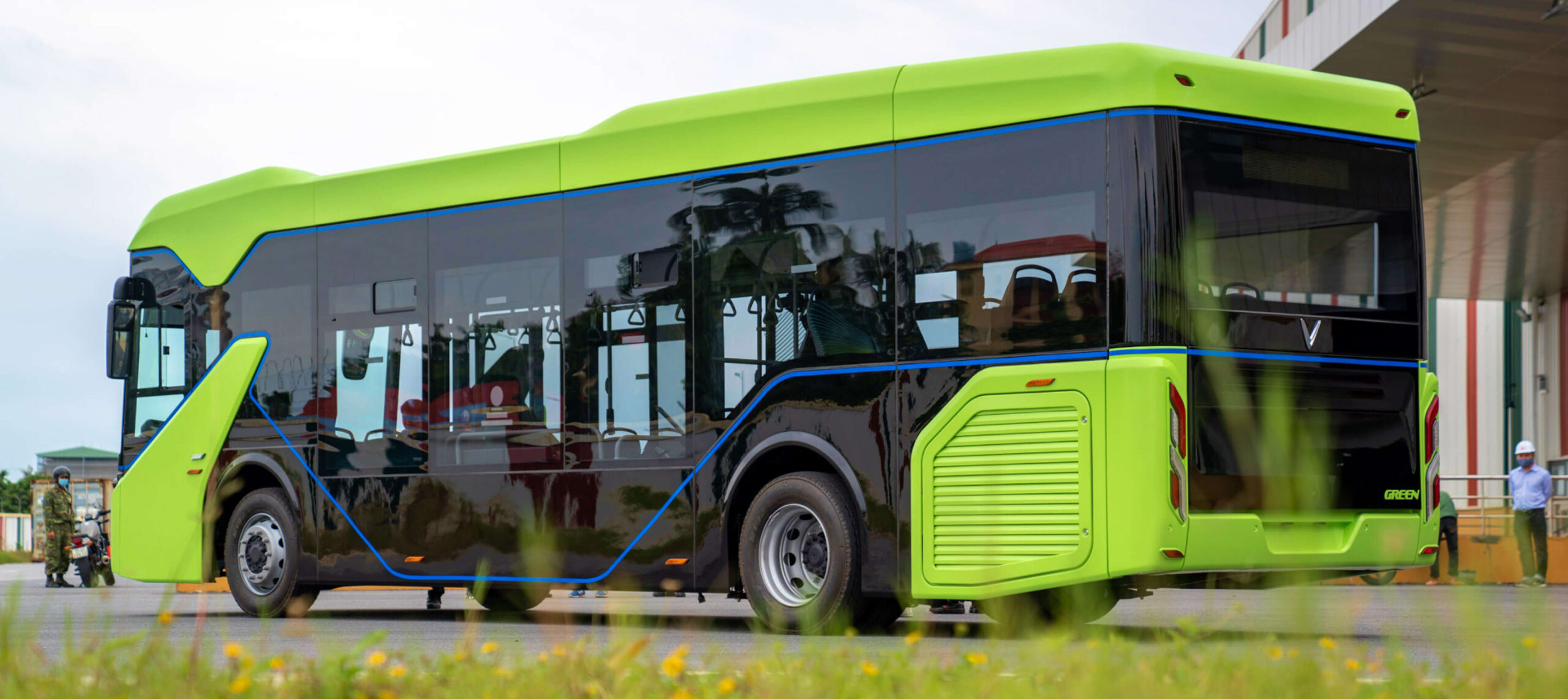 VinFast Electrifies European Bus Market with Dual Debut at Busworld
