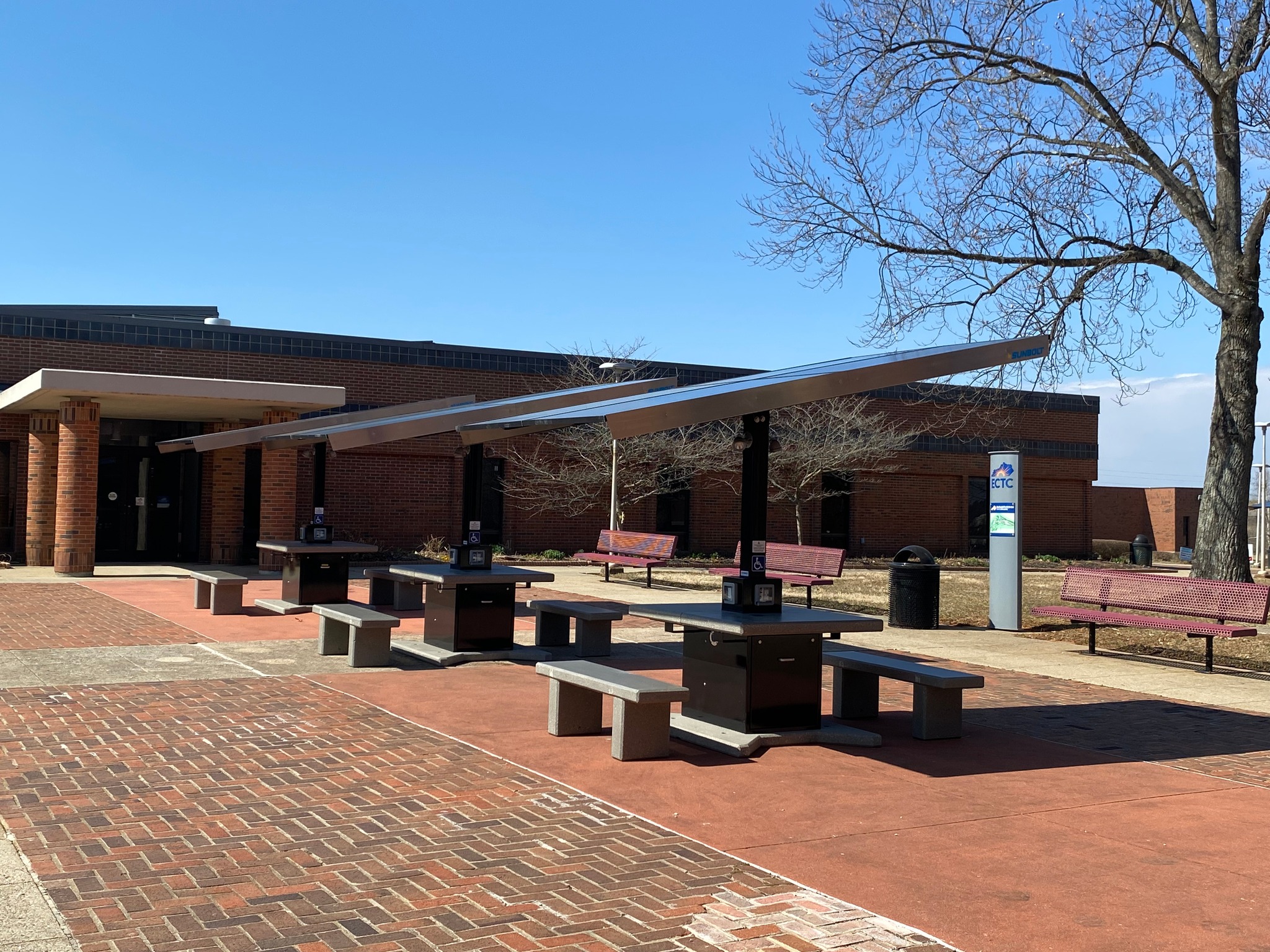 Sunbolt Is Leading On Solar Power Workstations At Educational Campuses