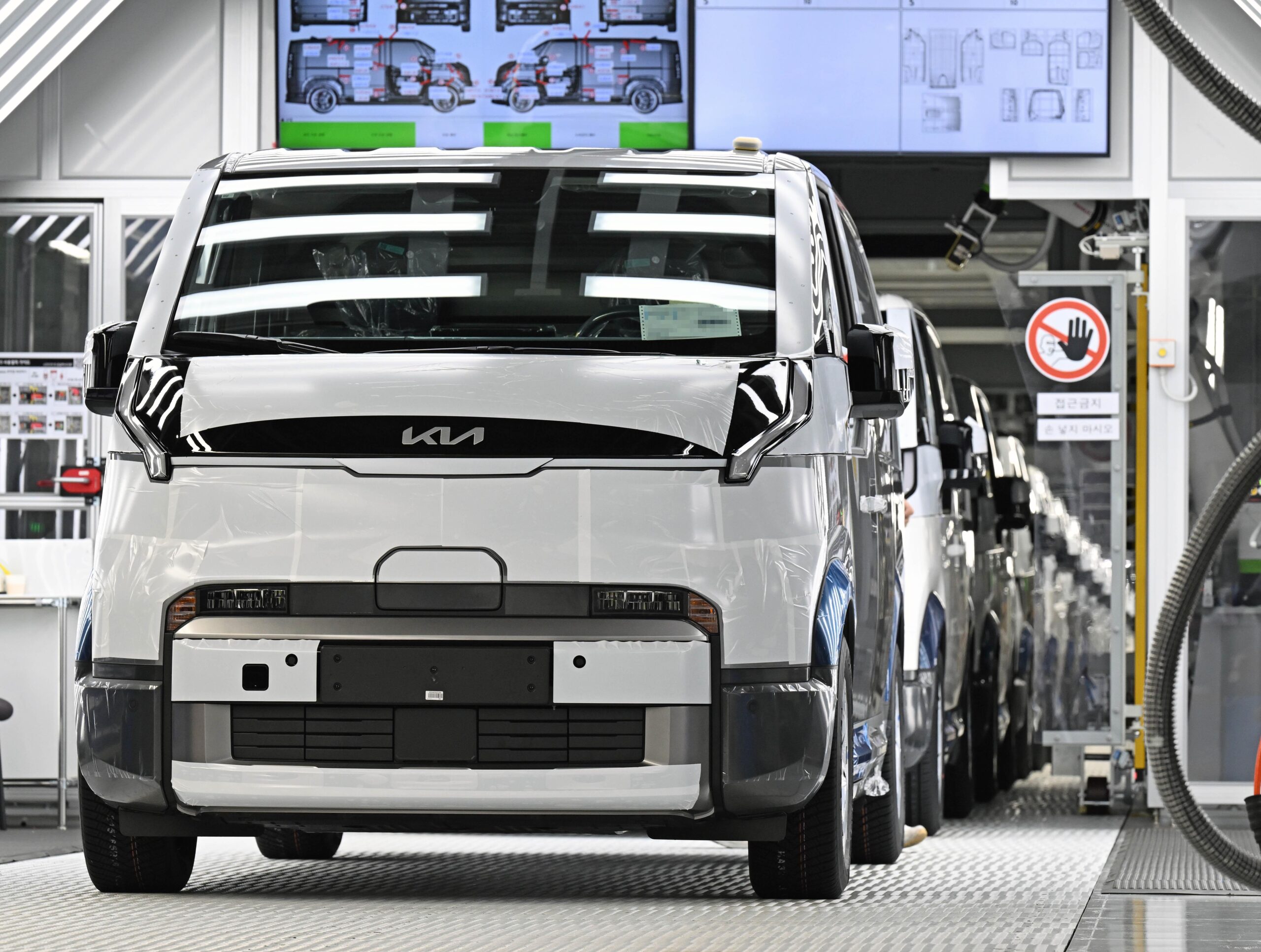 Kia Plans Huge Production Volumes of PBV Vehicles, Opens Production Hub