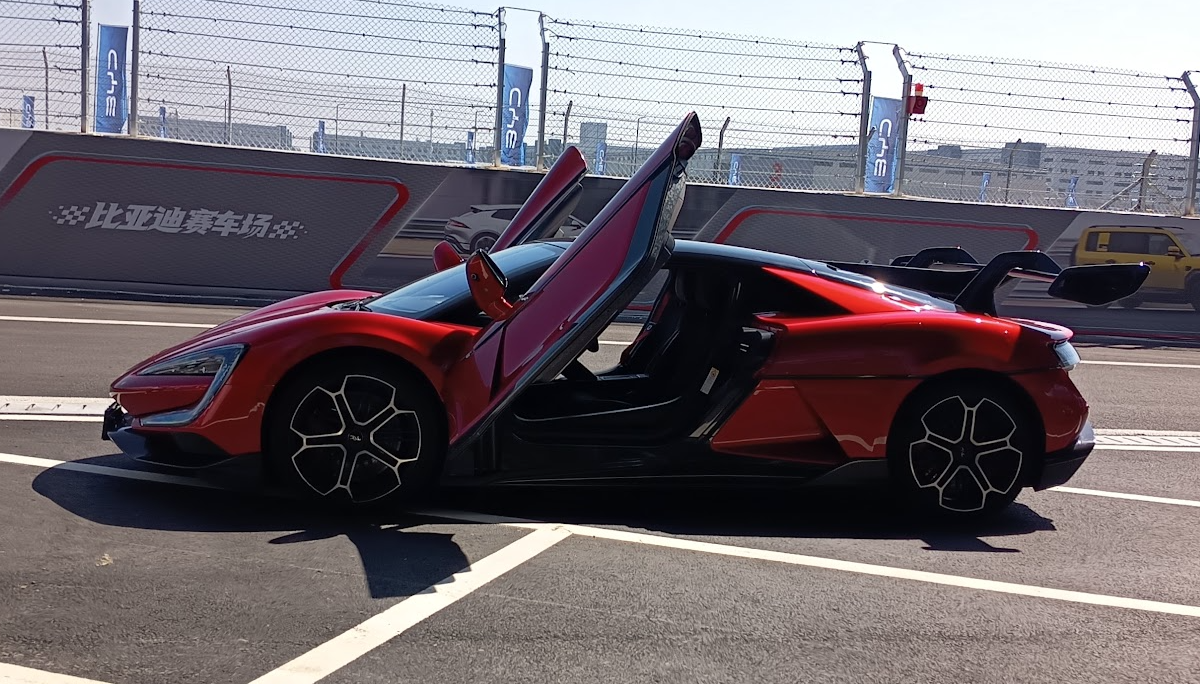 When Lightning Strikes Twice: The Yangwang U9 & Xtreme