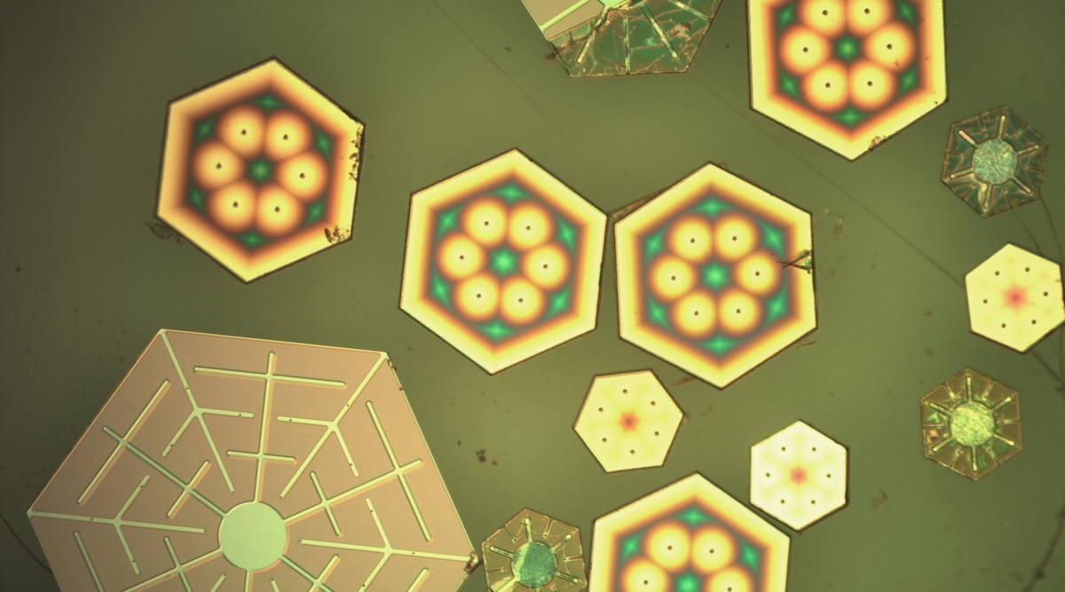 “Solar Glitter” Makes Its Mark On The Space Solar Race