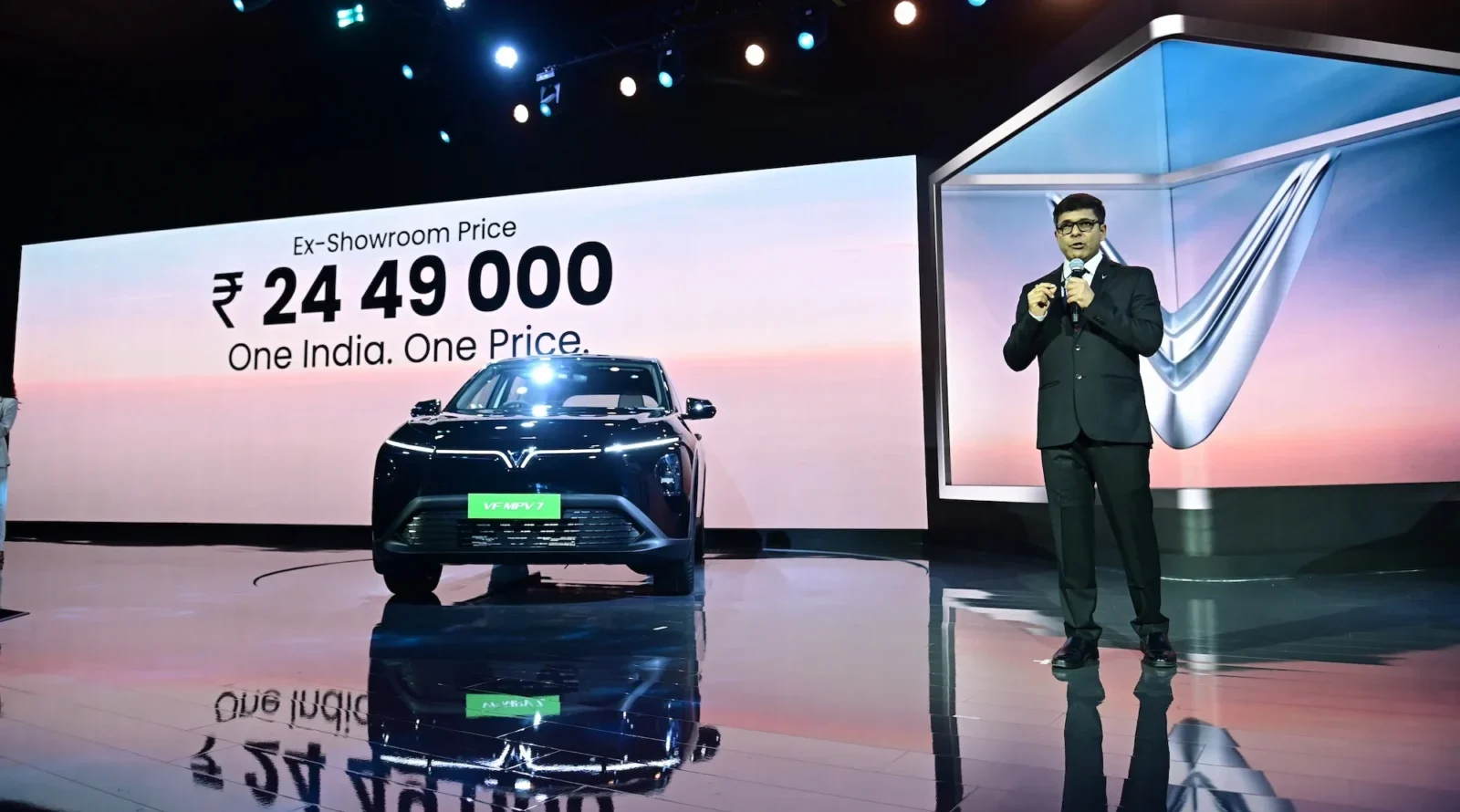 VinFast lanza Limo Green en India y le cambia el nombre a MPV7.