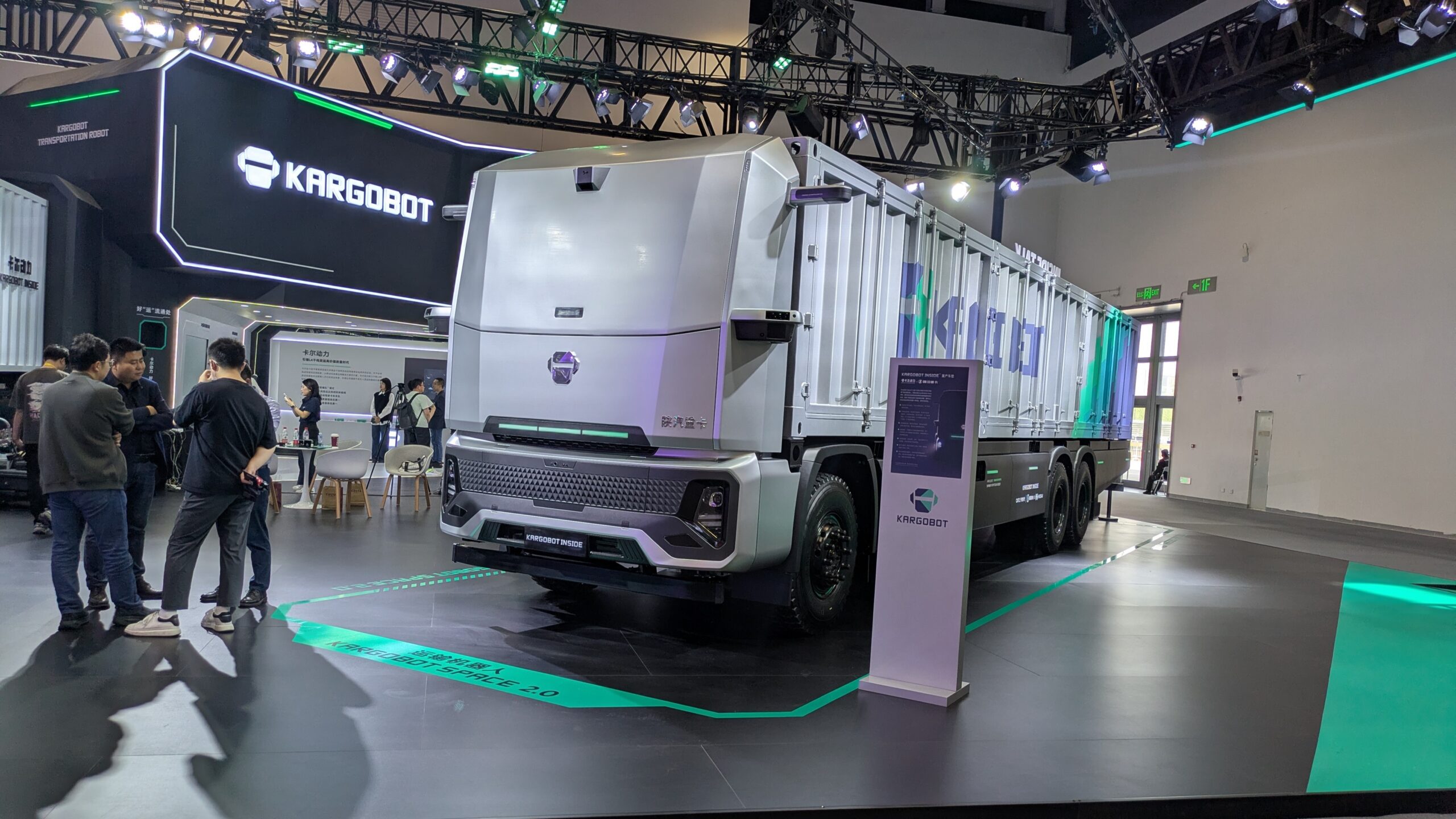 China Accelerates Commercial Autonomous Logistics Across Urban and Long-Haul Routes