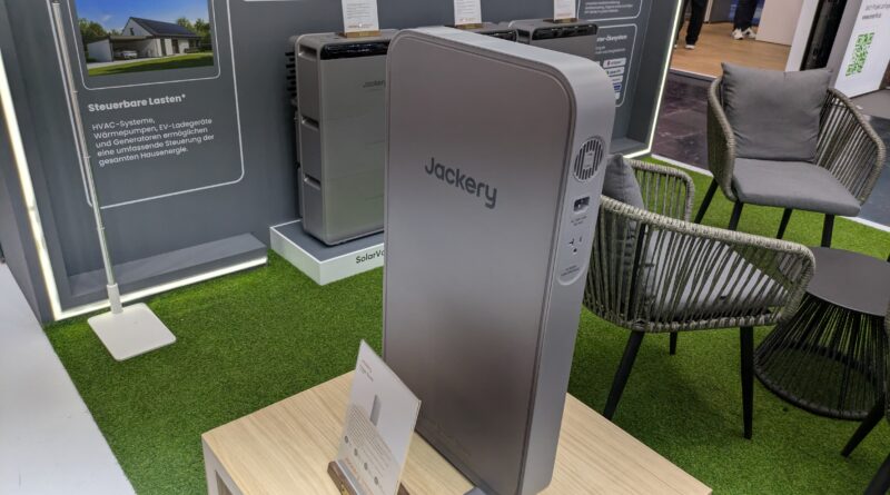 Jackery FridgeGuard.