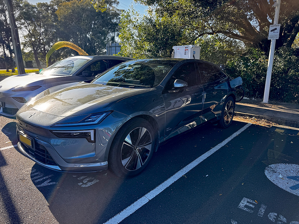 Polestar 4