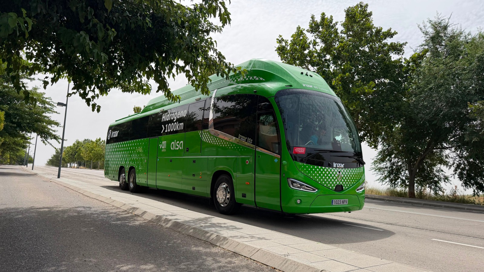 Fuel Cell Trucks And Buses Are Still Coming, And They Still Need More Green Hydrogen