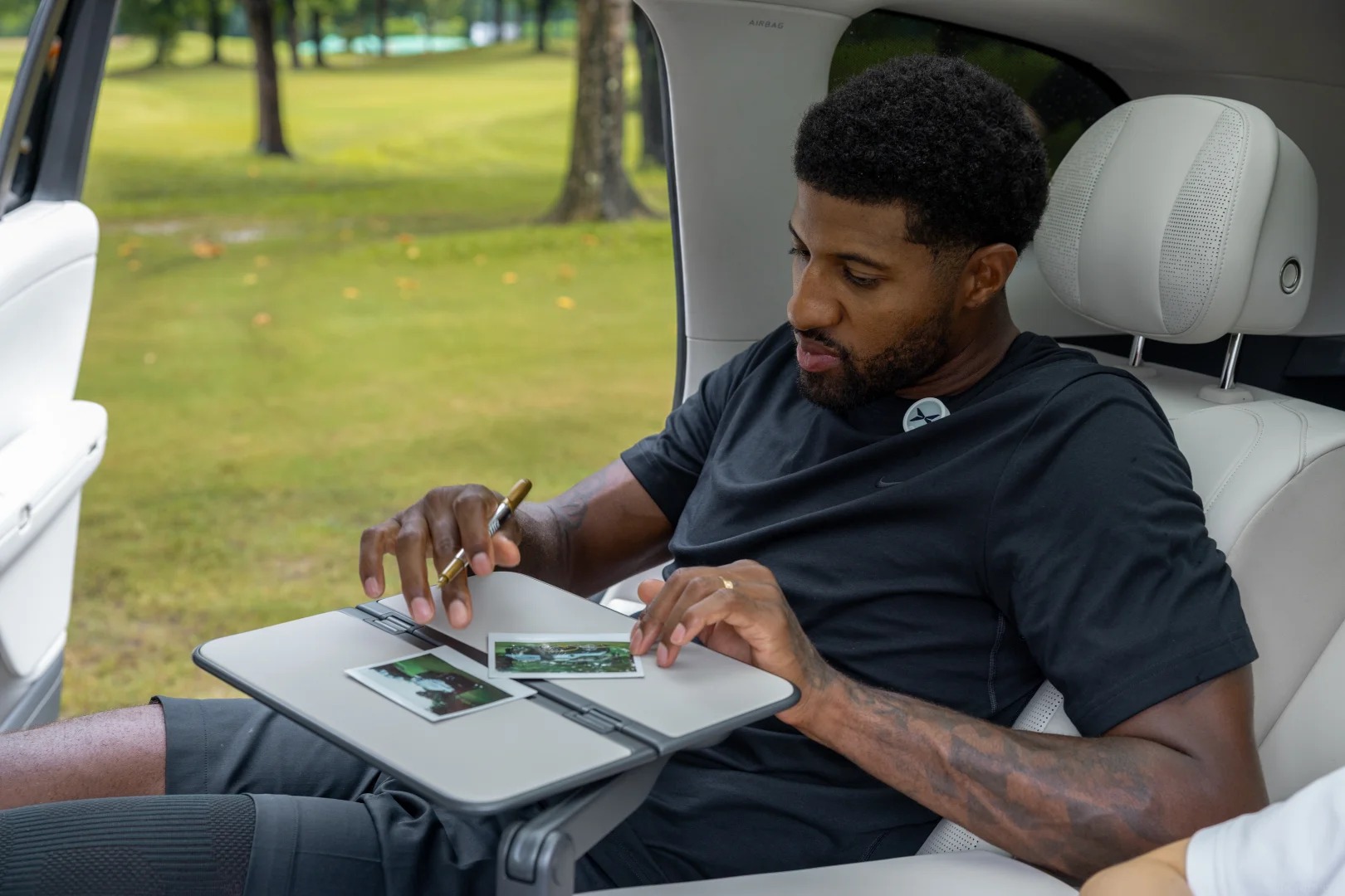 XPENG G9L with Paul George. Image credit: XPENG on RedNote