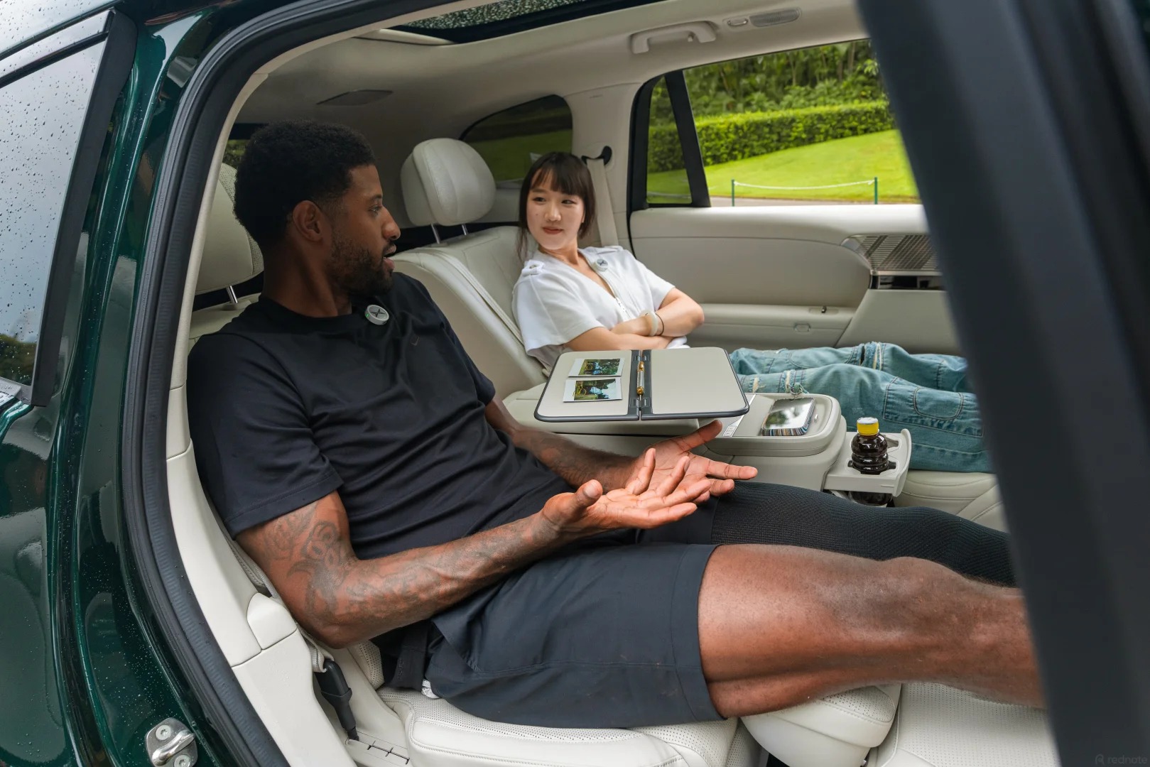 XPENG G9L with Paul George. Image credit: XPENG on RedNote
