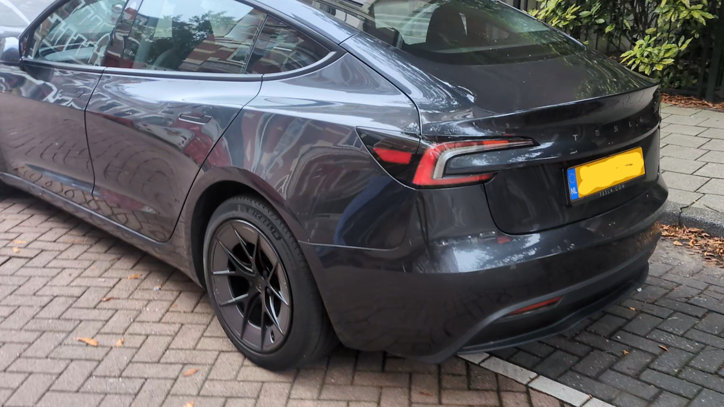 VLA 2.0 vs. FSD in Amsterdam — Part 2: Tesla Model 3