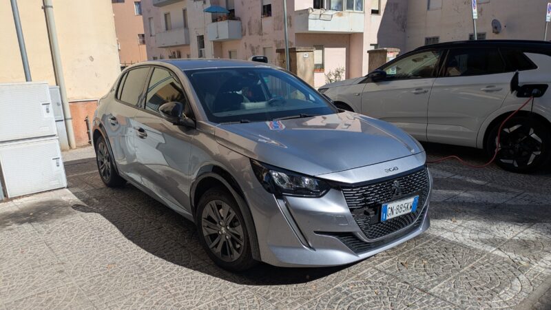 Peugeot E-208. Photo by Larry Evans