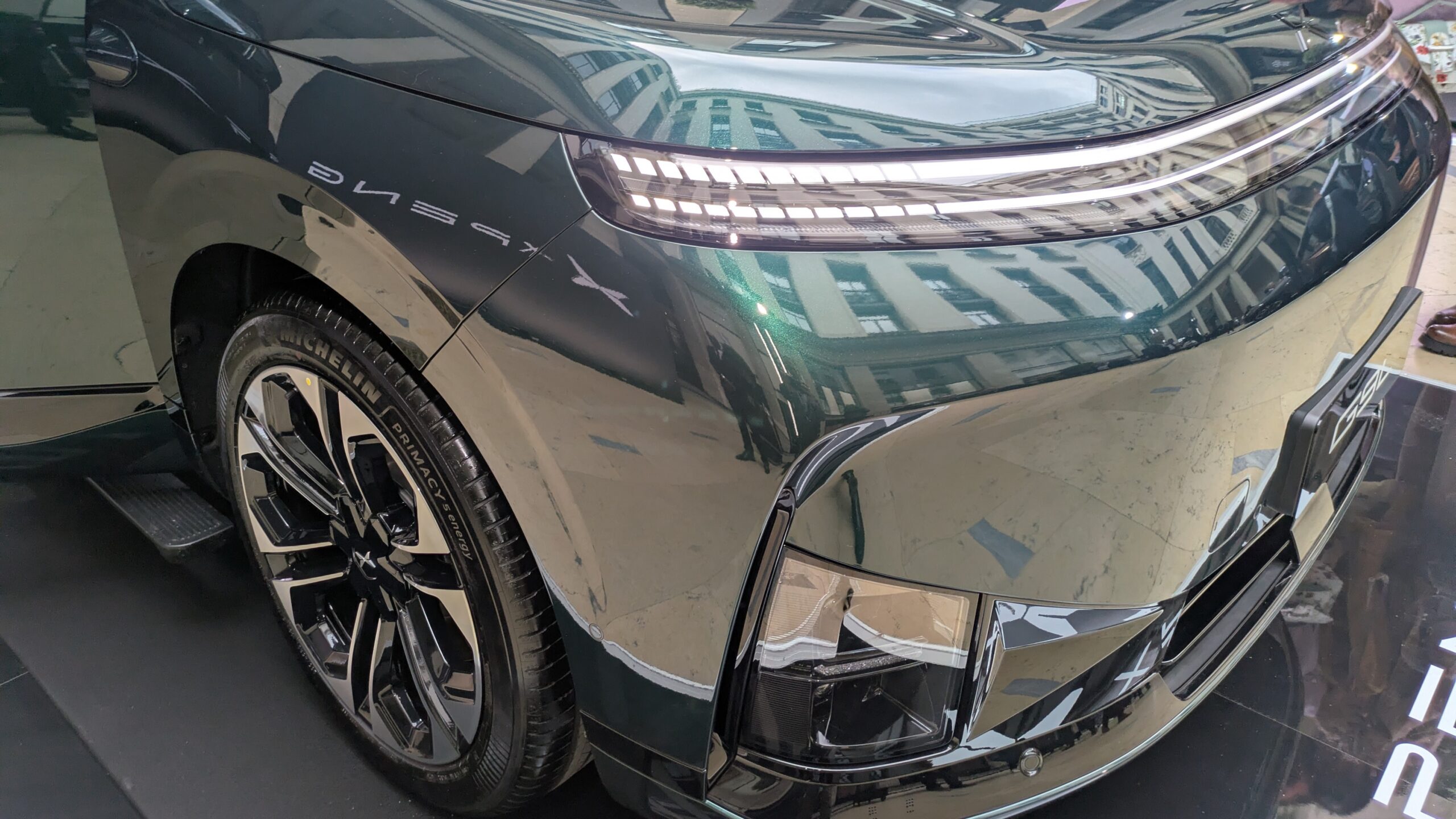 XPENG G9L Paris Motor Show. Photo by Larry Evans